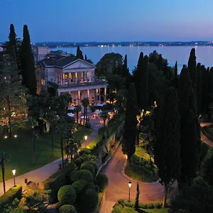 Отель Cortine Palace Relais Chateaux, Сирмионе